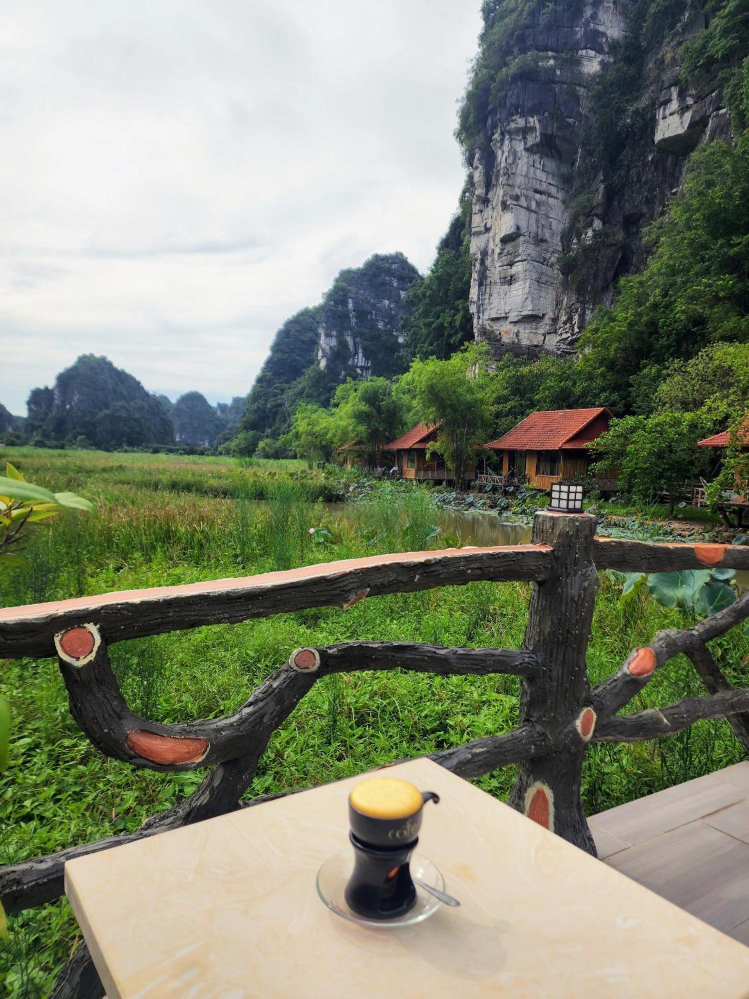 Lotus Field Homestay 닌빈 외부 사진